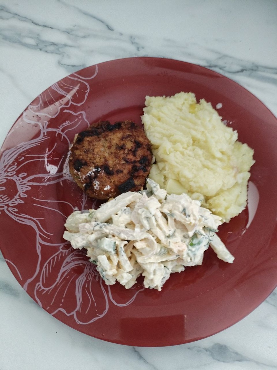 Б:26 Ж:25 У:20 406 кКал.