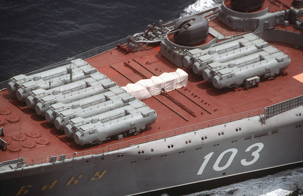 Все 12 пусковых установок ПКР П-500 «Базальт». Фото 1988 года