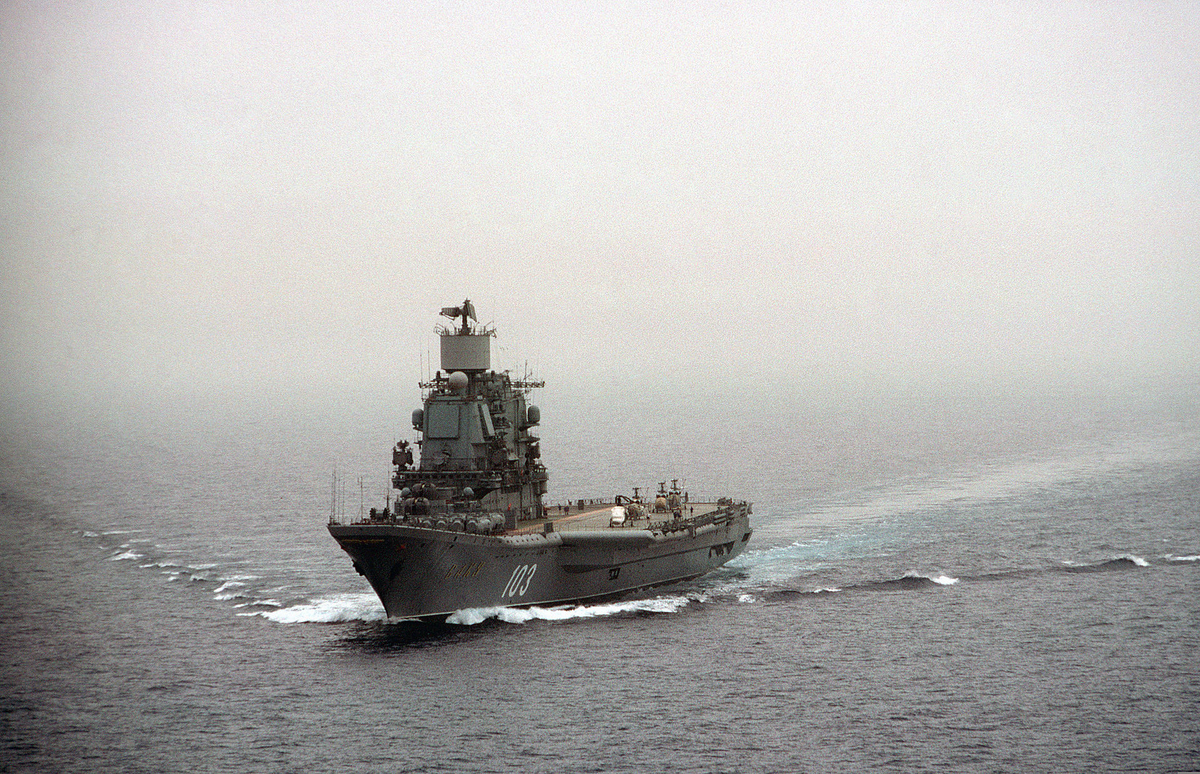 ТАВКР «Баку» во время своей единственной боевой службы в 1988 году