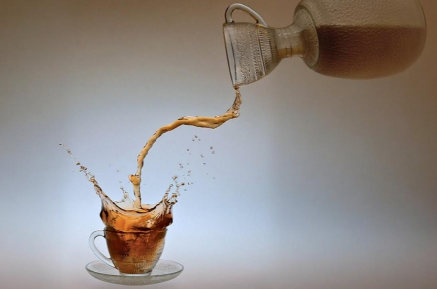 Переливание чая