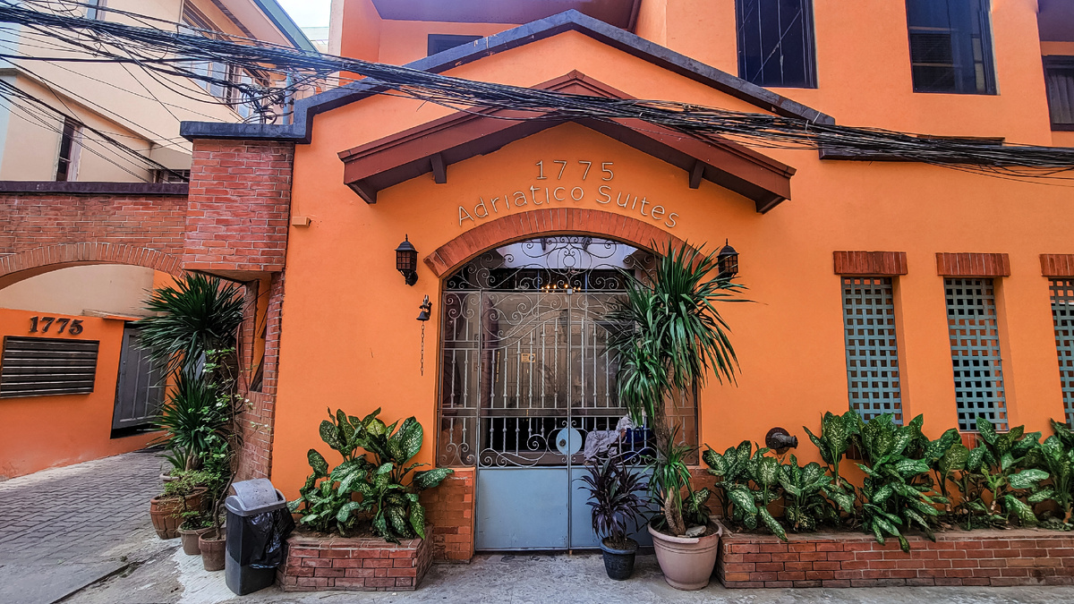 Отель 1775 Adriatico Suites в Маниле