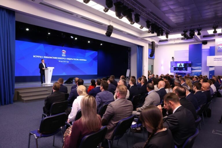    Якушев: «Единая Россия» готова помочь финалистам конкурса «Лидеры России. Политика» Марина Шарт