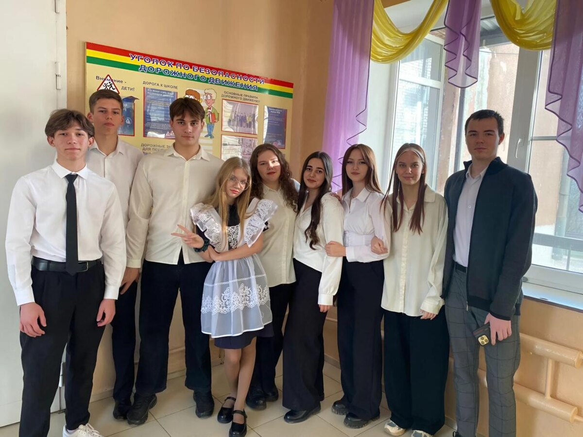    Большинство выпускников 11 «А» класса пятой школы планируют поступать в высшие учебные заведения. Все ребята собираются осваивать социально значимые профессии / фото из архива СОШ №5