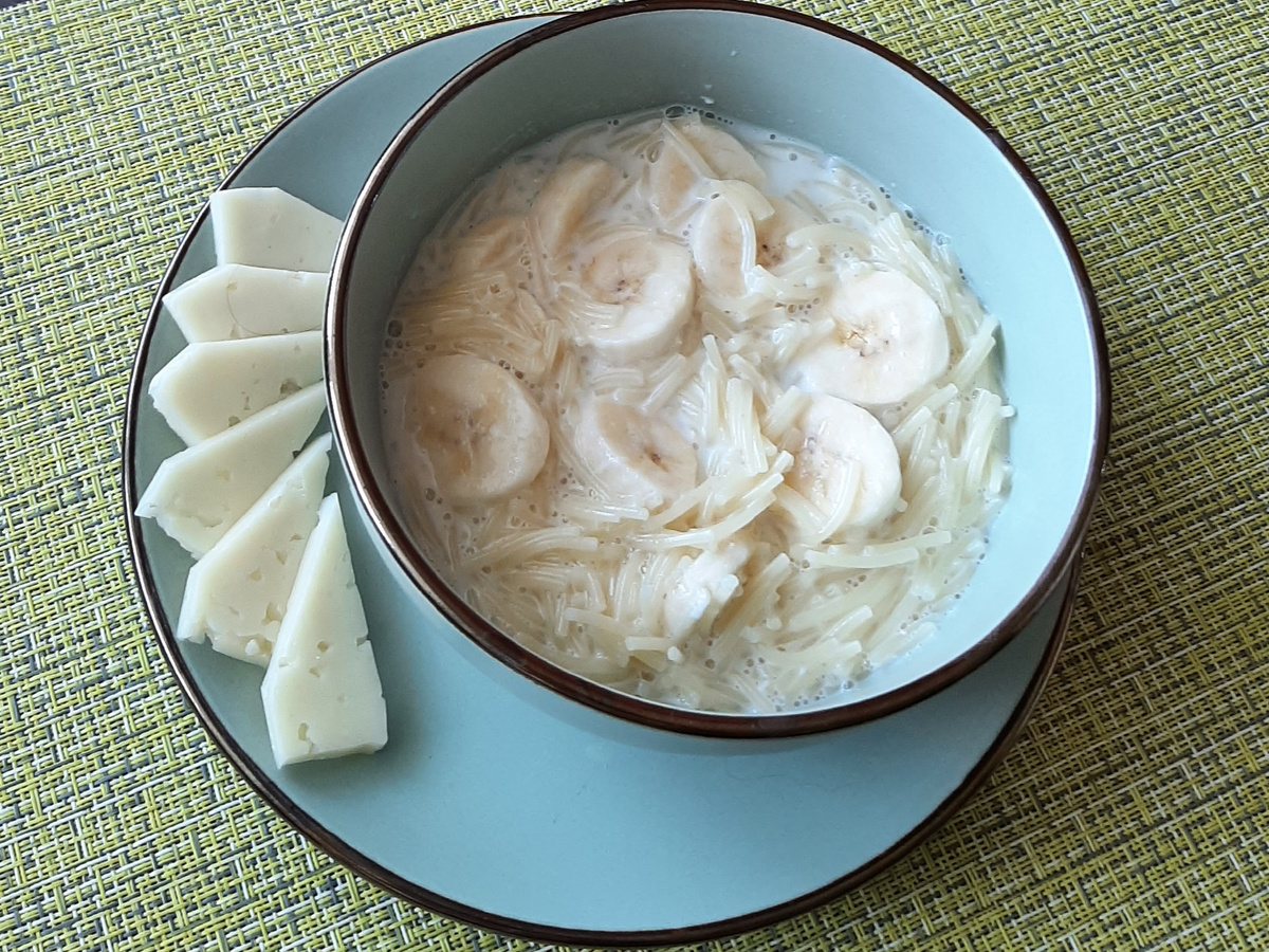 Суп молочный с бананом и вермишелью