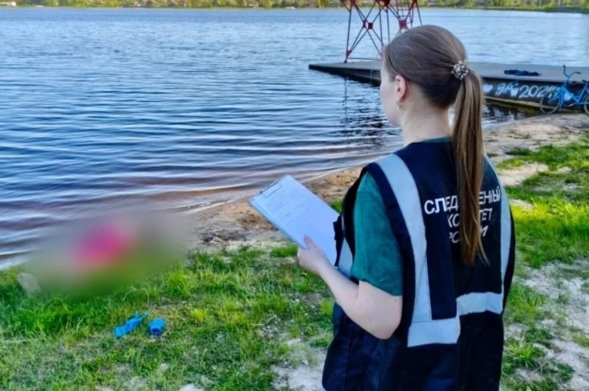    Тело обнаружили в водоёме.