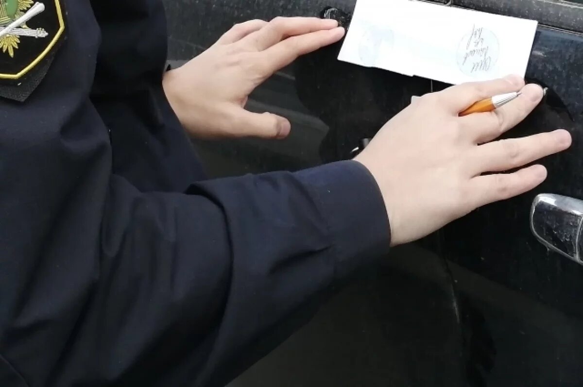    В Самаре должник по алиментам прятал свой грузовик от ареста на даче