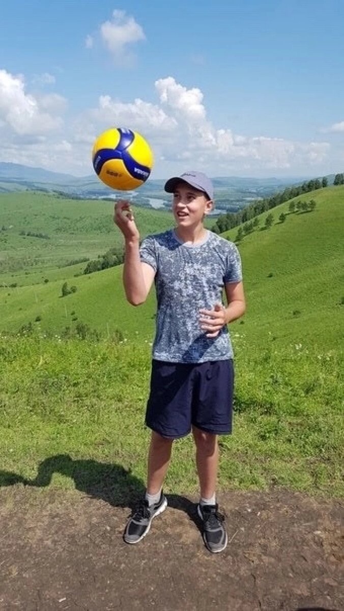    Всегда с мячом. Фото: Из личного архивa/ семья Павловых