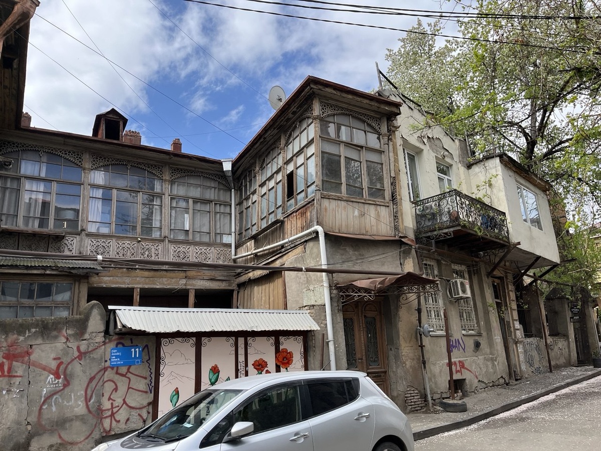 Контрасты Тбилиси