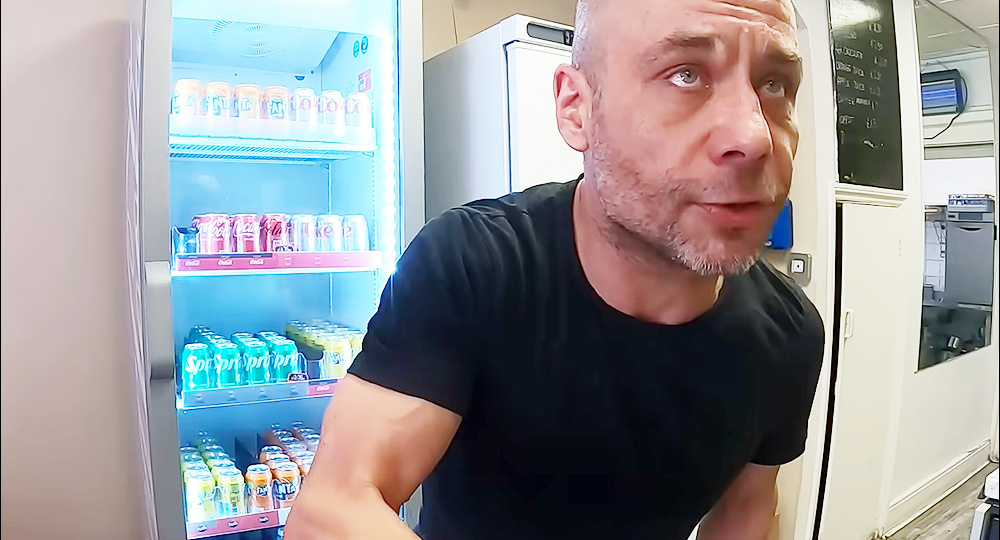 Польша - "В тюрьме научился готовить". Бывший зек - угостил обедом
