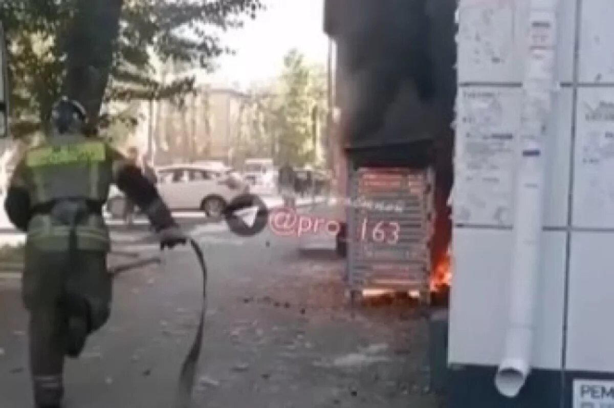    В Тольятти на фасаде магазина в 4-этажке загорелся кондиционер