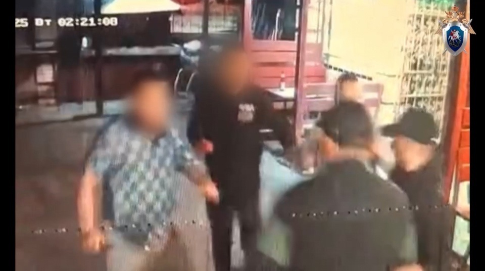 Следственный отдел по Ленинскому округу возбудил уголовное дело против троих местных жителей, в том числе несовершеннолетнего.