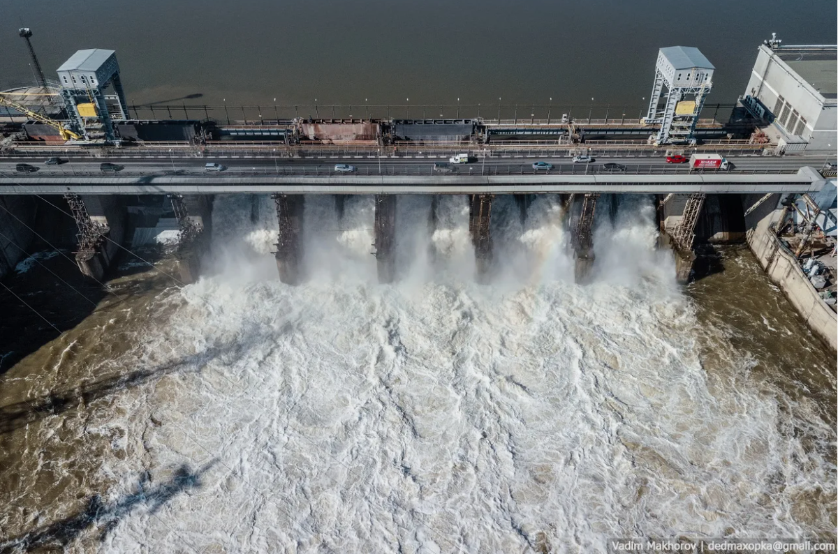 Во какой красивый снимок нашла в интернете, подпись автора в правом углу.