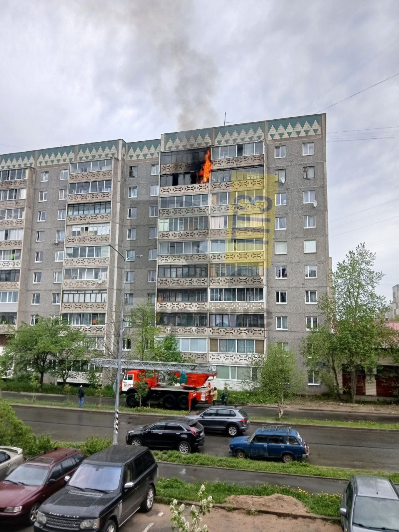    Балкон многоэтажки загорелся в Петрозаводскетелеграм-канал «Вкратце | Петрозаводск | Карелия»