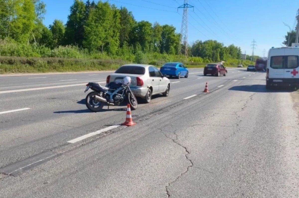    На дороге в Ижевске мотоциклист столкнулся с легковушкой