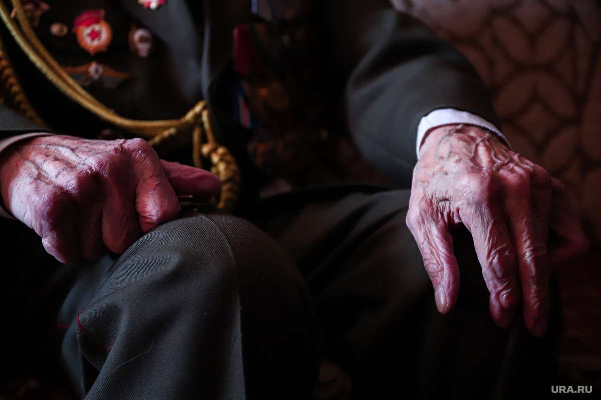 Ветеран копил деньги долгие годы. Фото: Размик Закарян © URA.RU