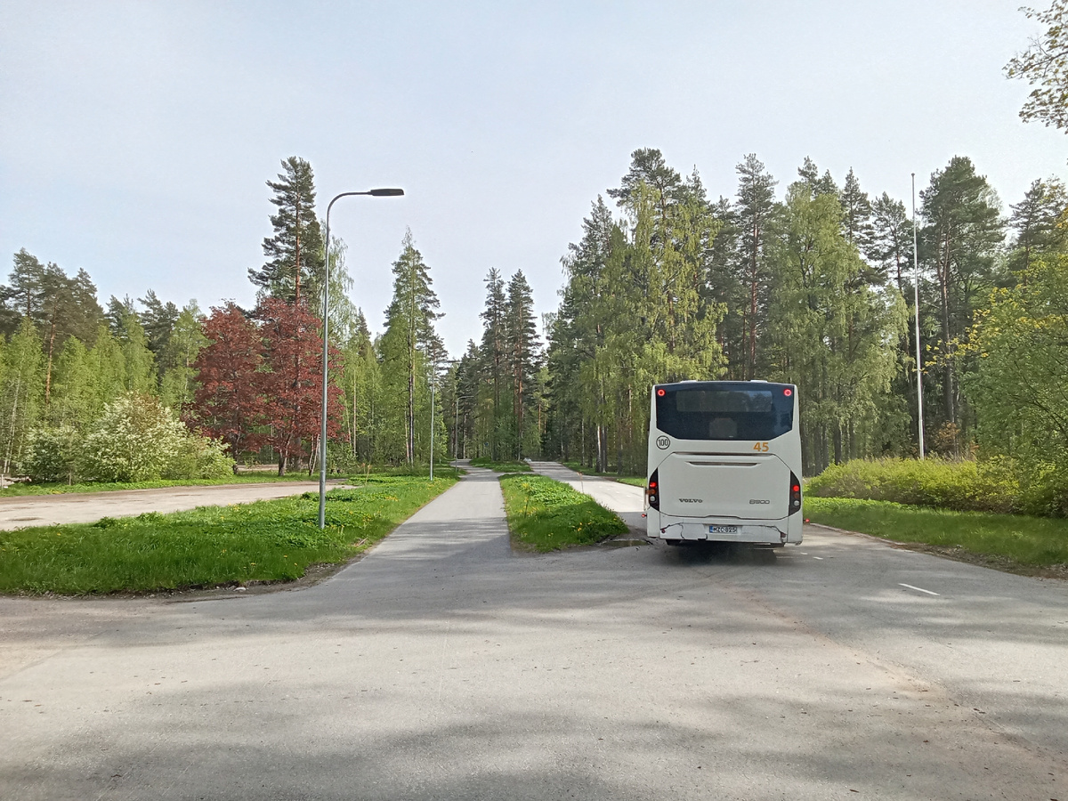 На этом автобусе приехал на свой первый пункт назначения 