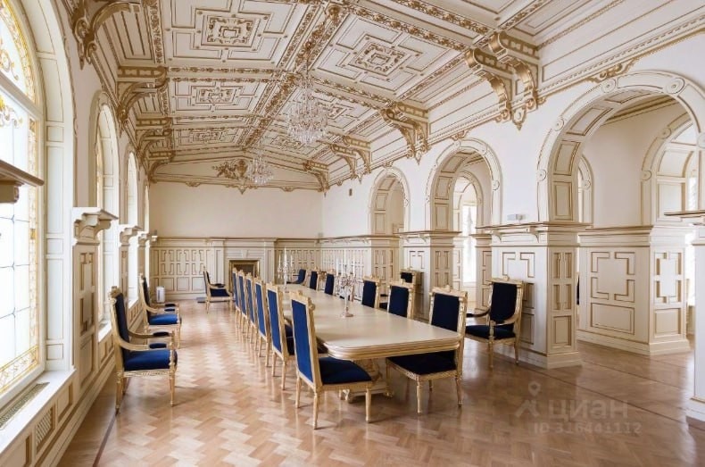    Дом-дворец на улице Чайковского в Петербурге Автор фото: spb.cian.ru