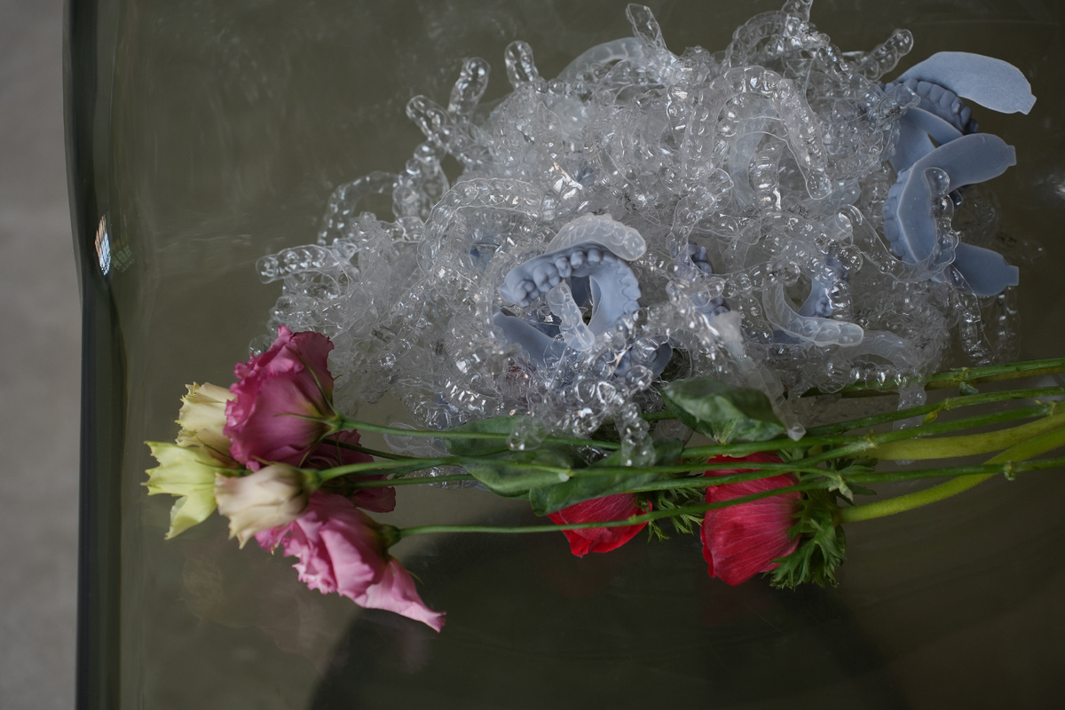 Почему желтеют зубы