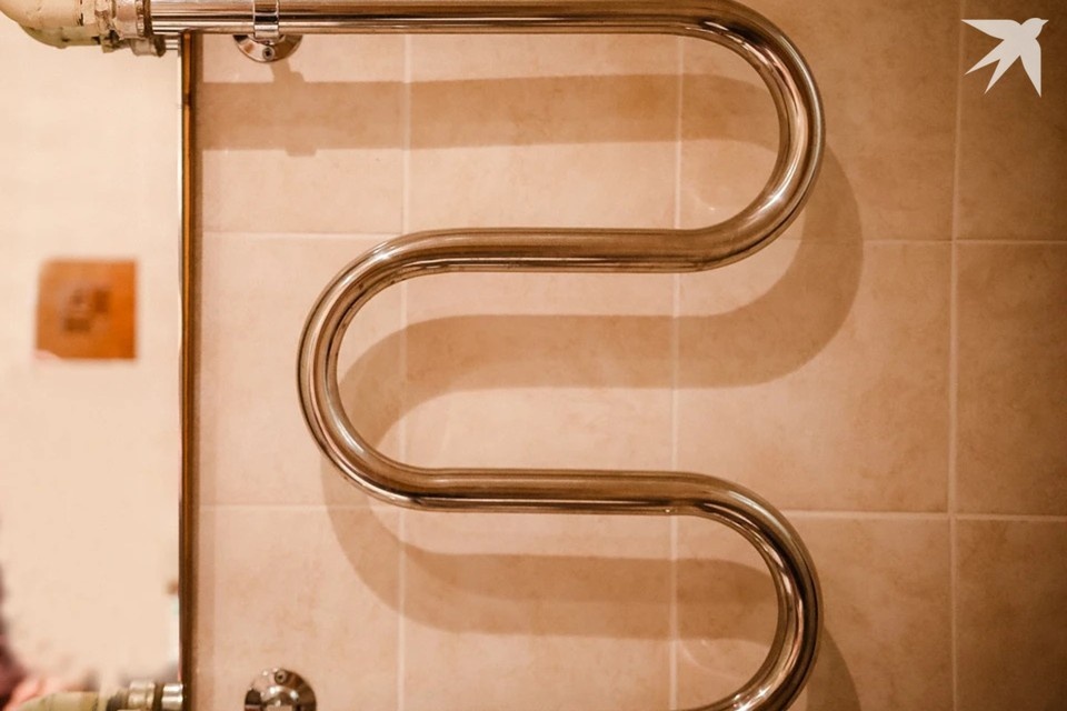    ЖКХ Минска сказало, можно ли перевесить змеевик на другую стенную в ванной комнате. Снимок носит иллюстративный характер. Диля Ахмадишина