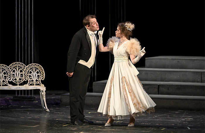    Показ спектакля «Сильва. Дойти до премьеры». Воркутинский драматический театр имени Мордвинова.официальная страница Фестиваля театров малых городов России в VК