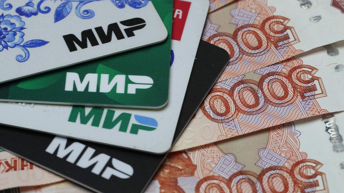 Банковскую карту теперь могут заблокировать, если с нее не оплачиваются услуги ЖКХ
