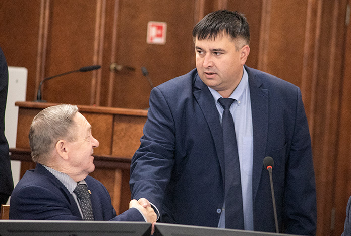    Роман Яковлев (справа) и Владимир Карпов. Фото Михаила Перикова из архива «Континента Сибирь»