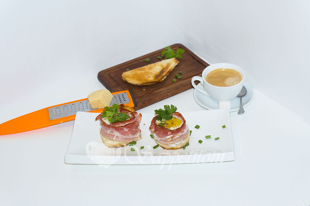 Как приготовить яичницу в духовке с грудинкой 