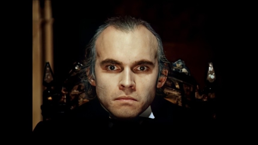 Английский детектив подарил нам великолепный образ интеллектуального преступника, столь замечательно реализованный на экране Виктором Евграфовым