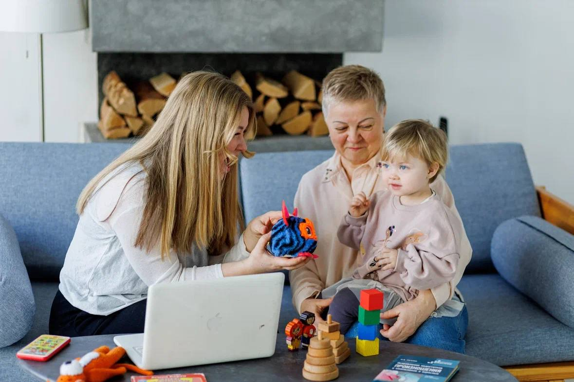 Одна из самых частых фраз, которую слышит логопед от родителей: «Соседка говорила, у неё сын тоже до 4 лет молчал — а потом как заговорил!»