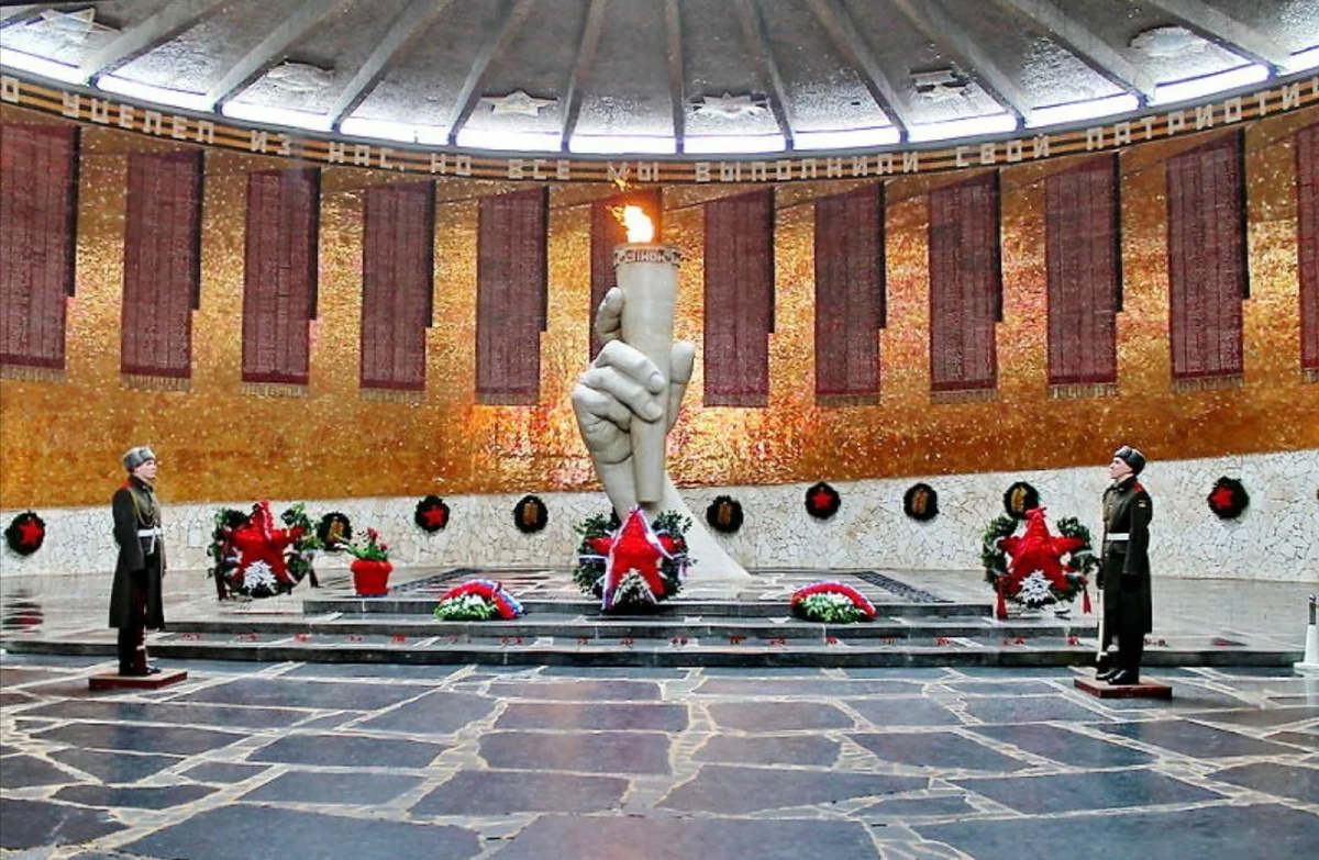 Иллюстративный материал заимствован из общедоступных ресурсов интернета, не содержащих указаний на авторов этих материалов и каких-либо ограничений для их заимствования