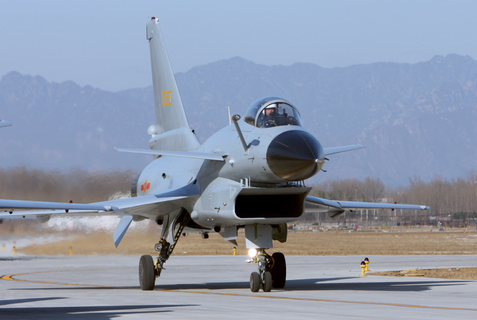 J-10 явился результатом переработки израильского истребителя "Лави" с активным участием отечественных инженеров.