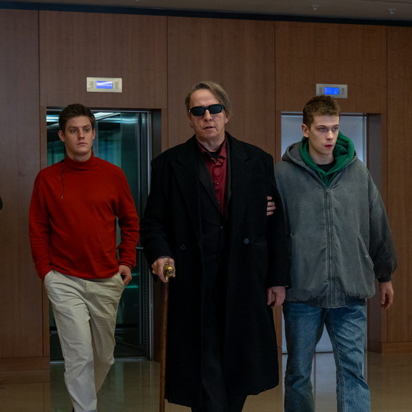     Иван Охлобыстин сыграл эксцентричного «Слепого»