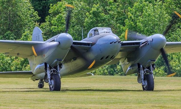 Чуть менее известный чем Spitfire Mosquito начинал карьеру скоростного бомбардировщика, но потом...