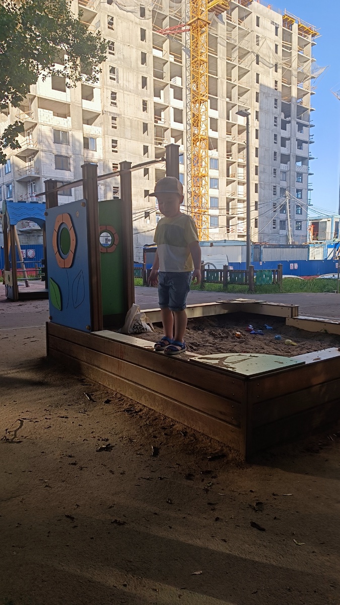 Вчера вечером гуляли еще