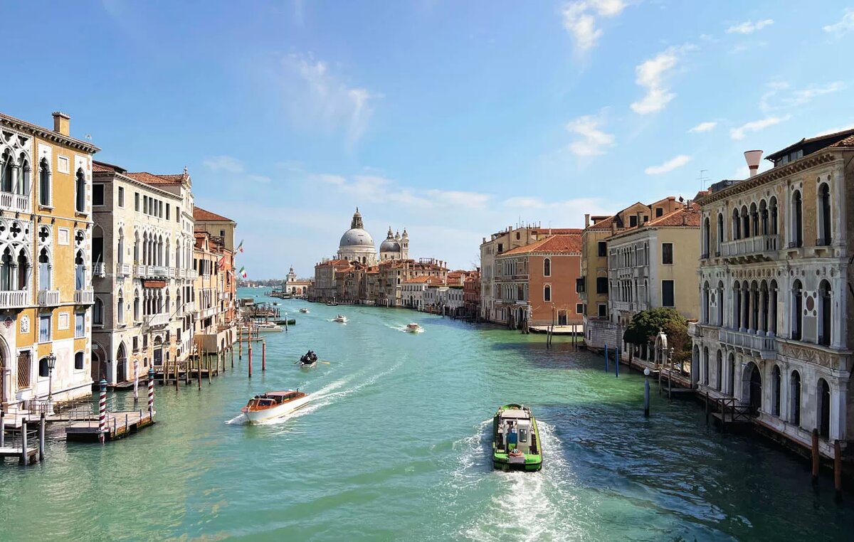 Удивительная Венеция: прогуляемся по каналам и посетим необычные места, не выходя из дома