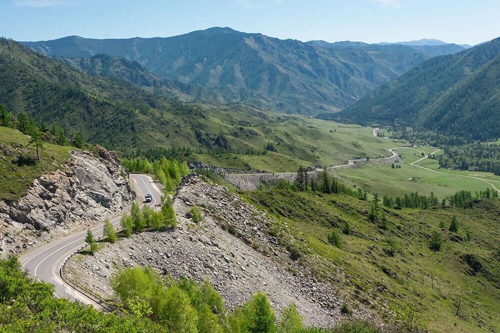    Вид с перевала Чике-Таман в Республике Алтай. Фото: РИА Новости/ Андрей Варенков