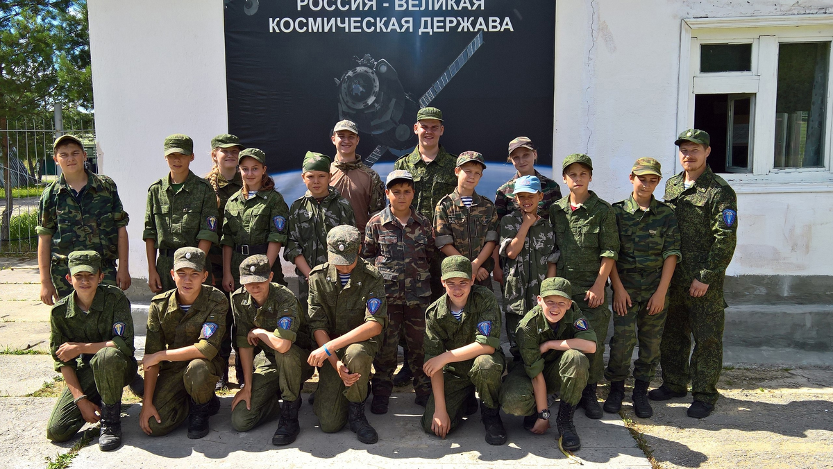 Участники "Рубежей" в воинской части на экскурсии