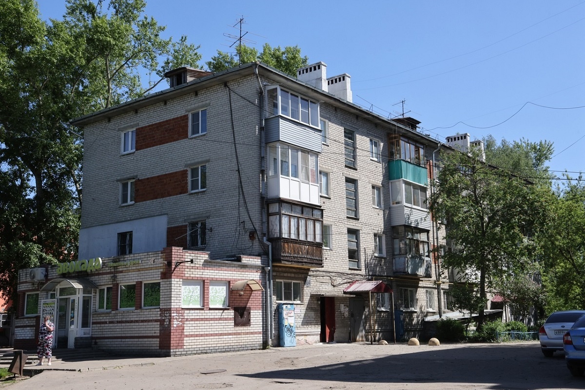    На чердаке дома уже поселились голуби