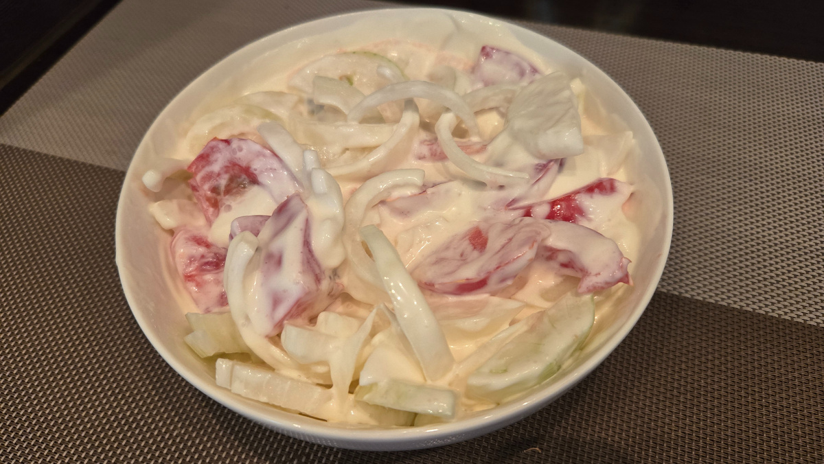 Салат со сметаной