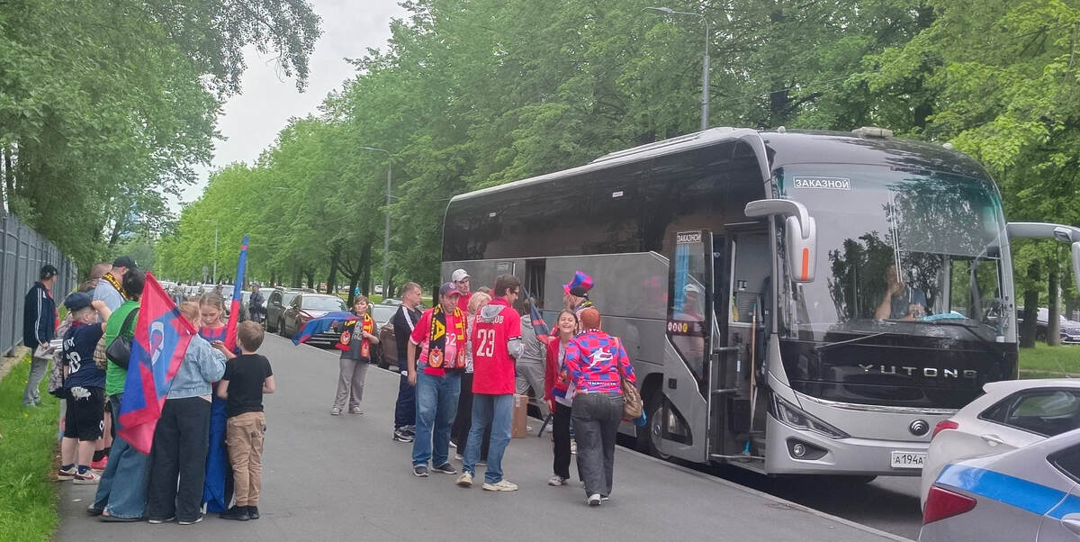    Болельщики ЦСКА прибывают на арену