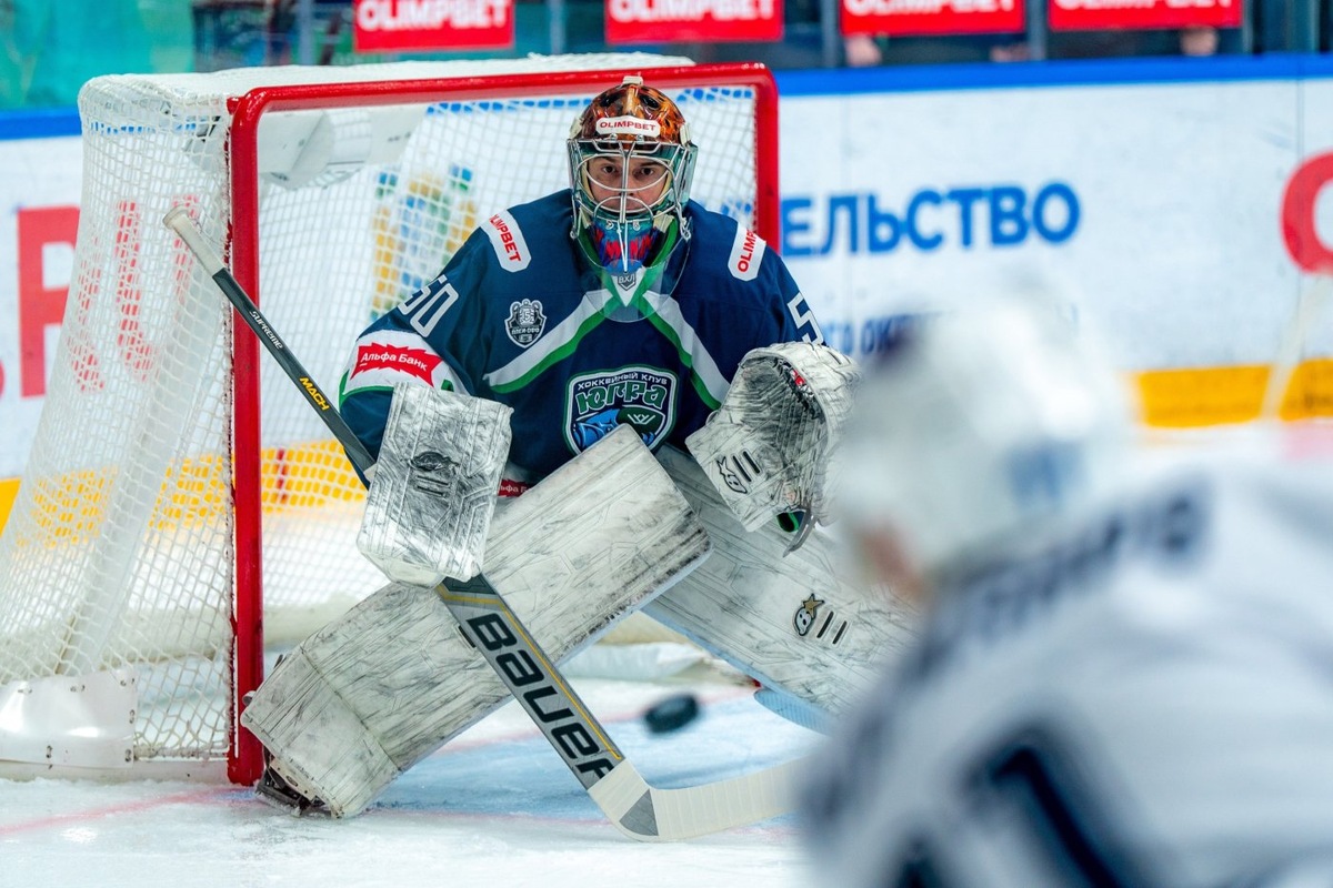    Один из лучших голкиперов ВХЛ Владимир Сохатский продлил контракт с «Югрой»