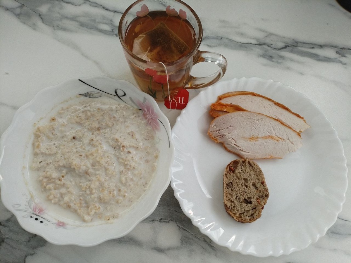 Б:18 Ж:10 У:66 424 кКал.