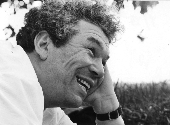 Мустай Карим (Мостай Кәрим; Мустафа Сафич Каримов (Мостафа Сафа улы Кәримов); 20 октября 1919, Кляшево, Уфимская губерния, РСФСР — 21 сентября 2005, Уфа, Россия) — башкирский поэт, писатель и драматург. Герой Социалистического Труда (1979), заслуженный деятель искусств РСФСР (1982), народный поэт Башкирской АССР (1963), лауреат Ленинской премии (1984), Государственной премии СССР (1972), Государственной премии РСФСР им. К. С. Станиславского (1967) и премии им. Салавата Юлаева (1967). Кавалер двух орденов Ленина (1967, 1979). Член Союза писателей СССР с 1940 года. Участник Великой Отечественной войны.