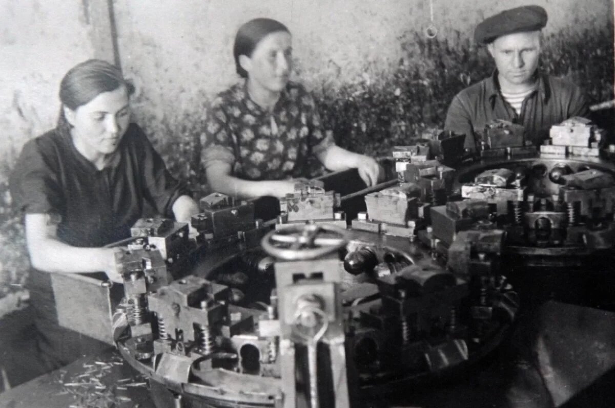    К концу войны на производстве освоили и выпускали уже 11 наименований продукции.