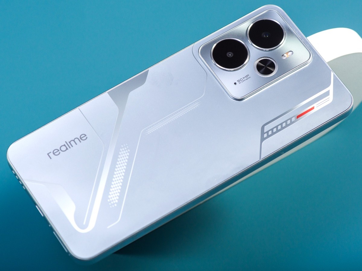    Обзор realme 14 5G: Snapdragon, индикатор Pulse Light и защищённый корпус