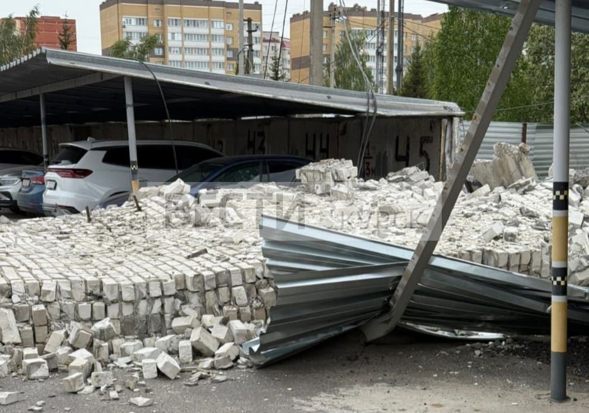    Кадры из Железногорска Курской области: автомобильную стоянку накрыло обломками завода "Кристалл"