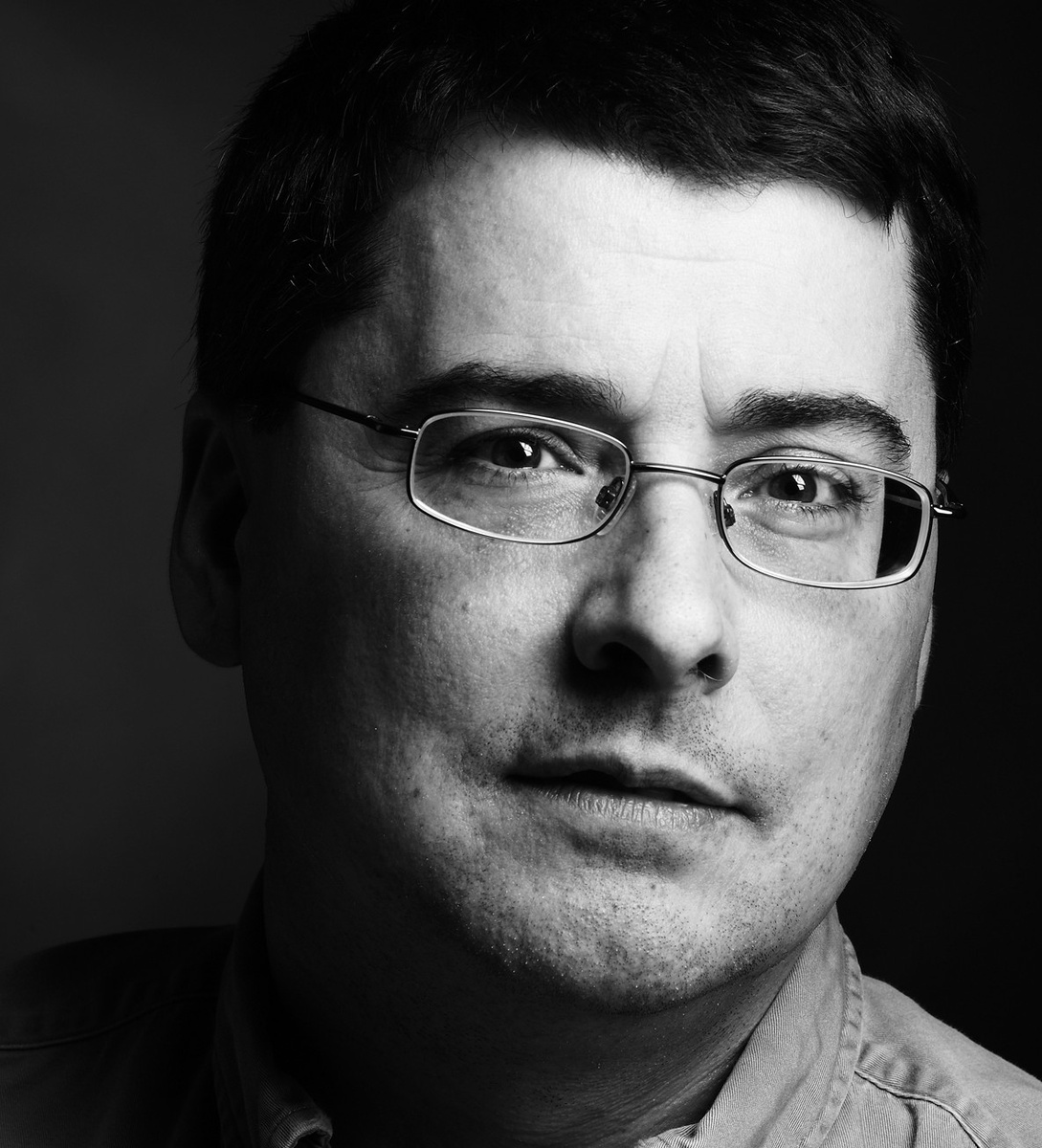 Рассел Вангерски (1962) - канадский журналист и писатель