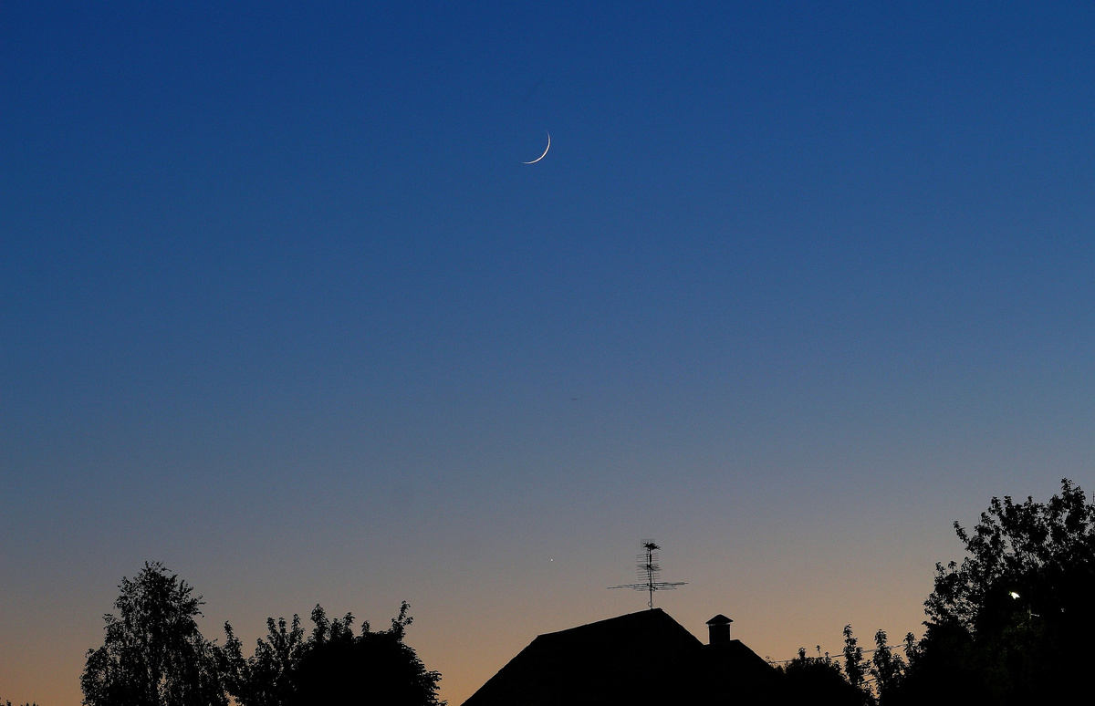 Луна и Юпитер чуть более крупным планом, фото автора