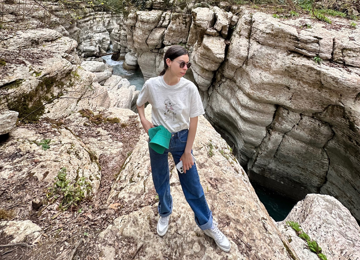 Я на фоне Белых скал в Сочи 