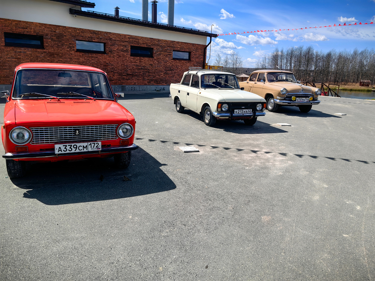 Впрочем, может это парковка для сотрудников?))